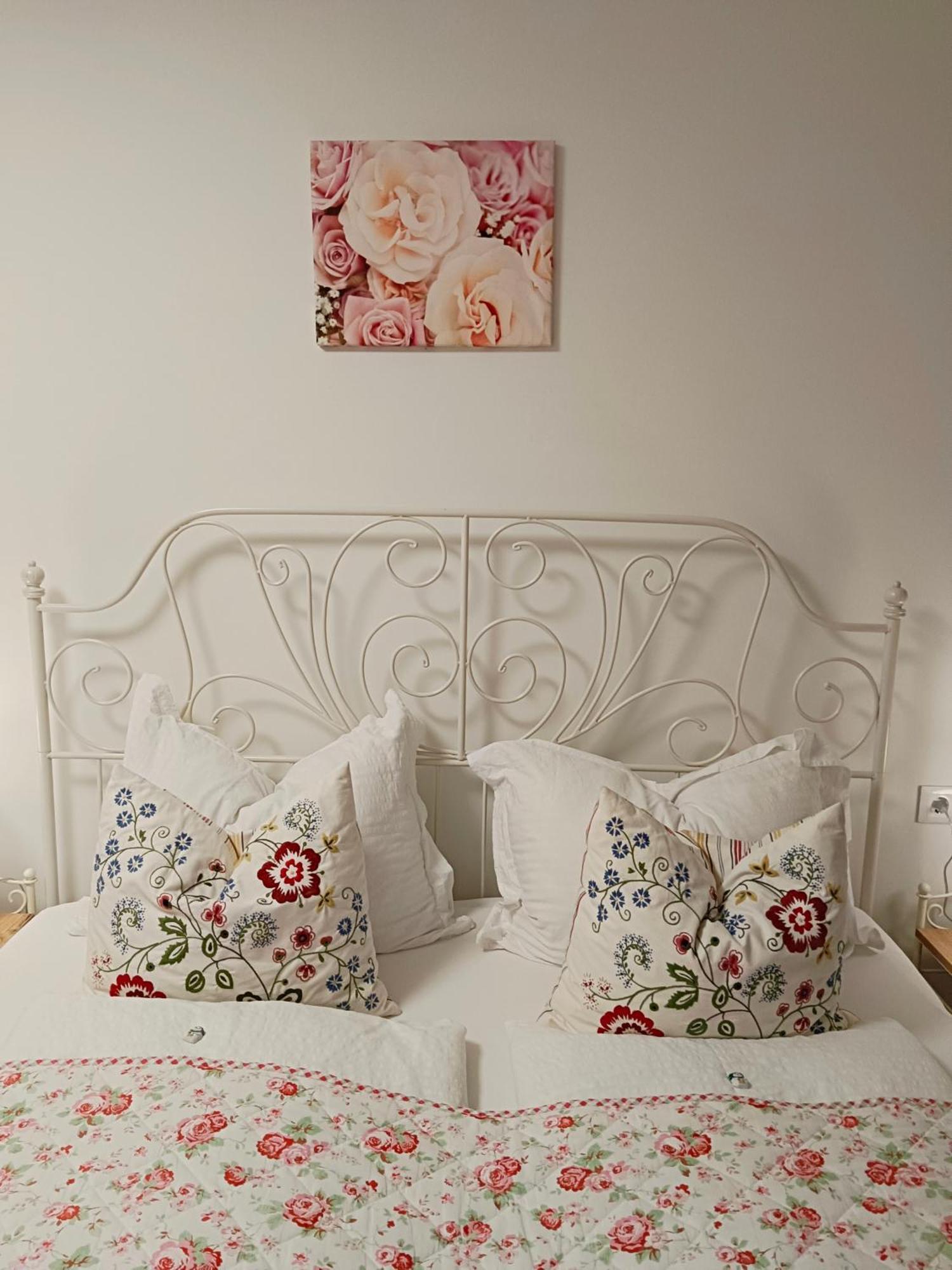 Ferienwohnung Karasek Deluxe Sattendorf Bagian luar foto
