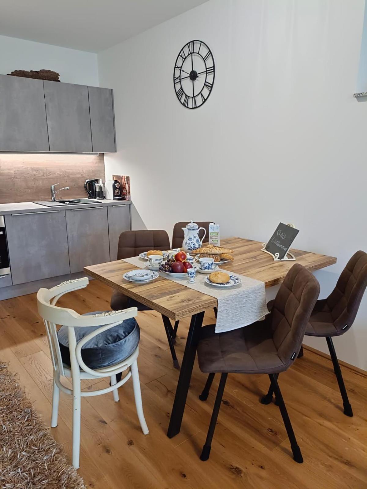 Ferienwohnung Karasek Deluxe Sattendorf Bagian luar foto
